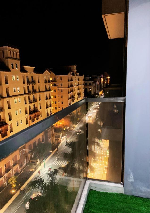 Two Palm Tree Villas Condominium - Studio 8Th Fl With Balcony - Across Terminal 3 Airport Pasay Bagian luar foto